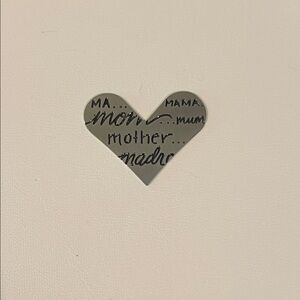 Origami Owl Heart Shaped Locket Plate with 'Mom' Text